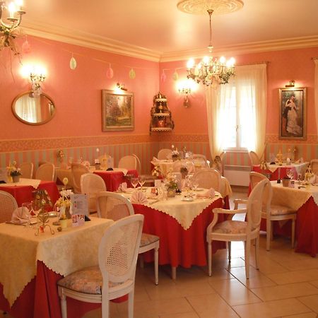 Hotel Le Clos Du Montvinage Étréaupont Eksteriør billede