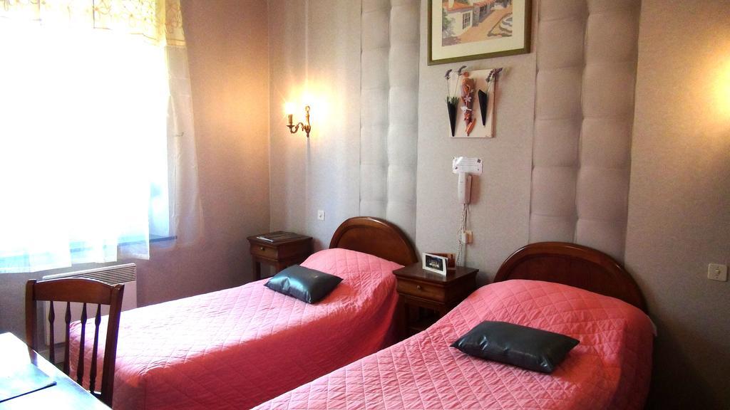 Hotel Le Clos Du Montvinage Étréaupont Værelse billede