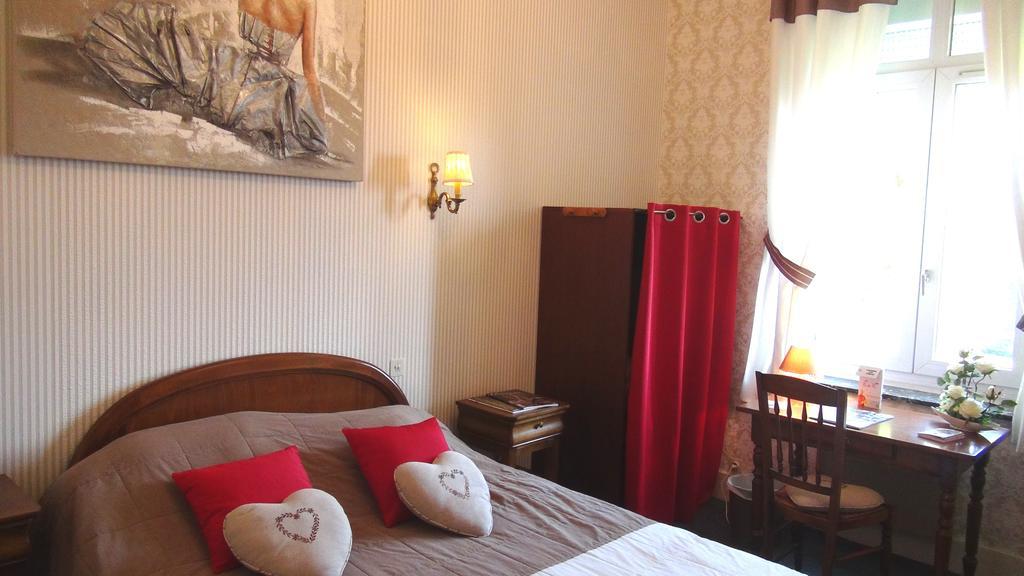 Hotel Le Clos Du Montvinage Étréaupont Værelse billede