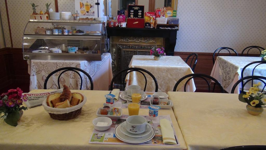 Hotel Le Clos Du Montvinage Étréaupont Eksteriør billede
