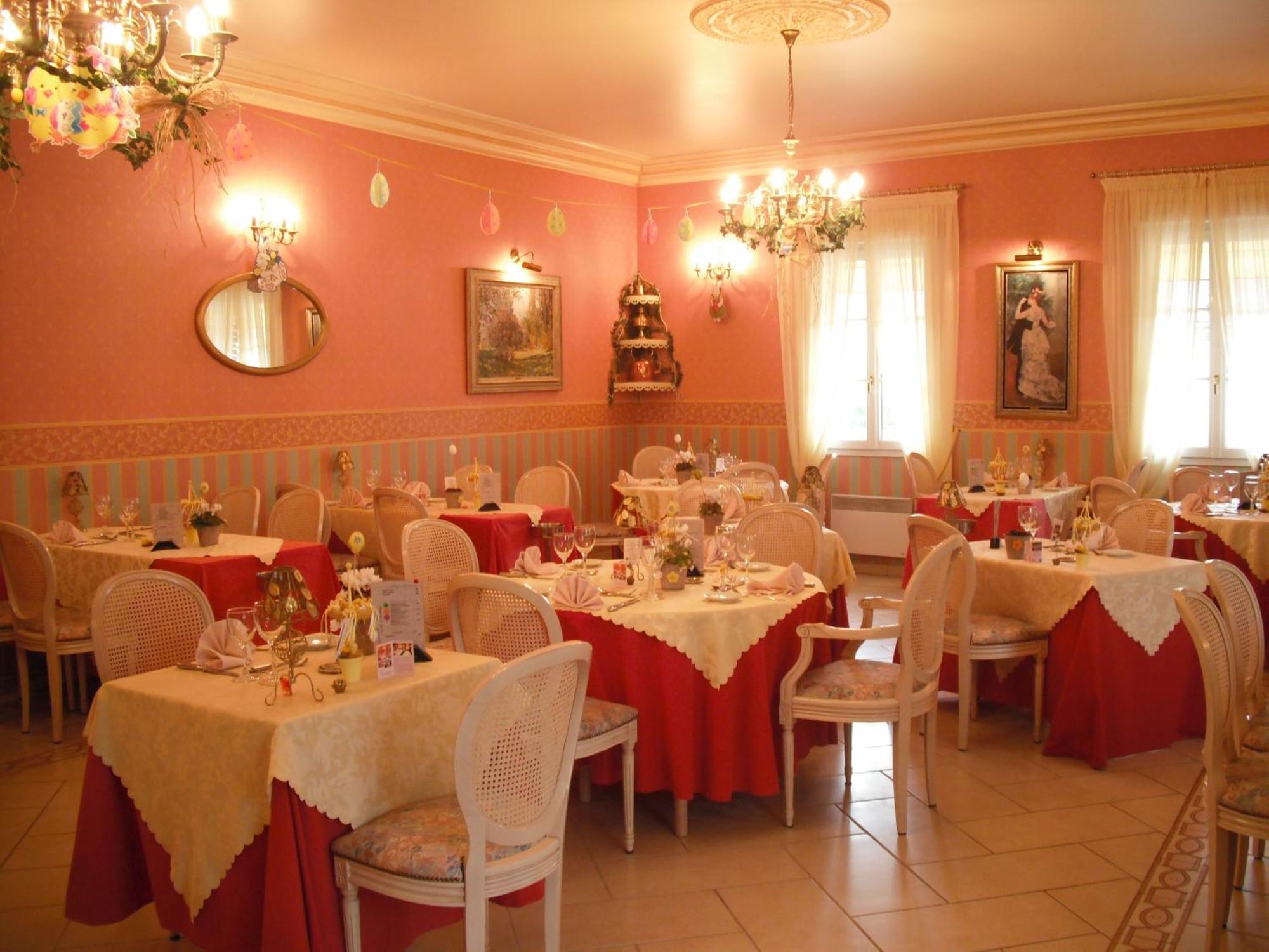 Hotel Le Clos Du Montvinage Étréaupont Eksteriør billede