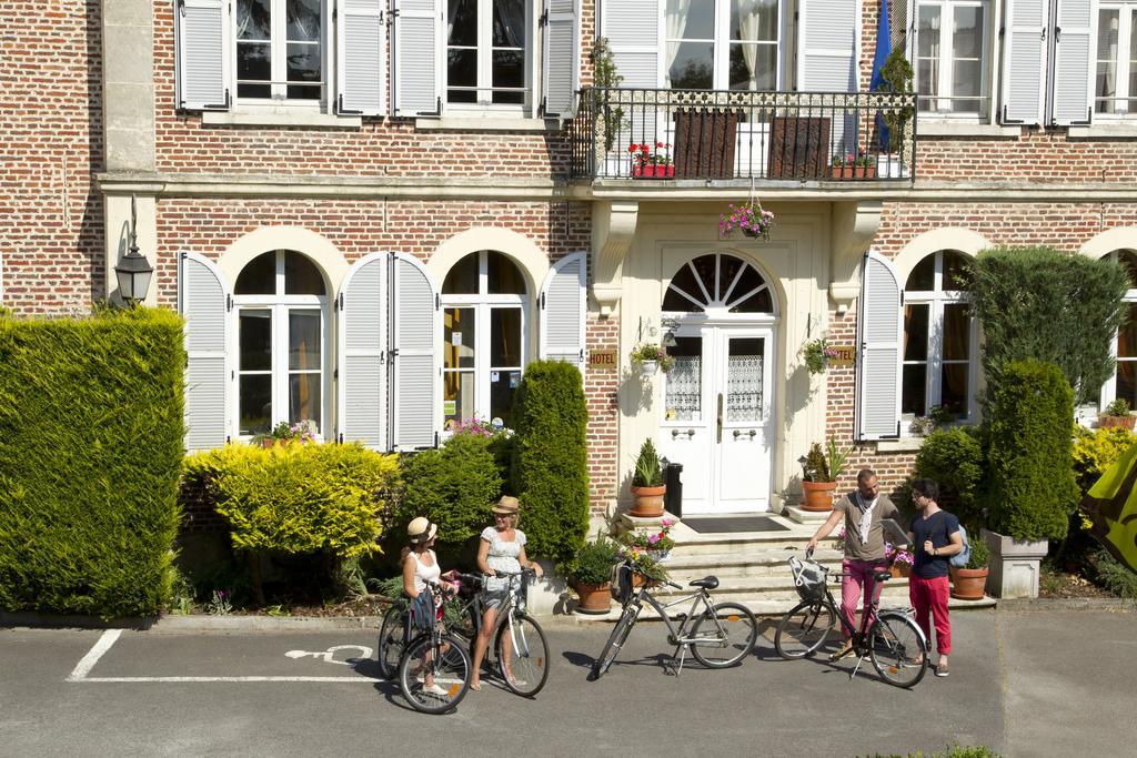 Hotel Le Clos Du Montvinage Étréaupont Eksteriør billede