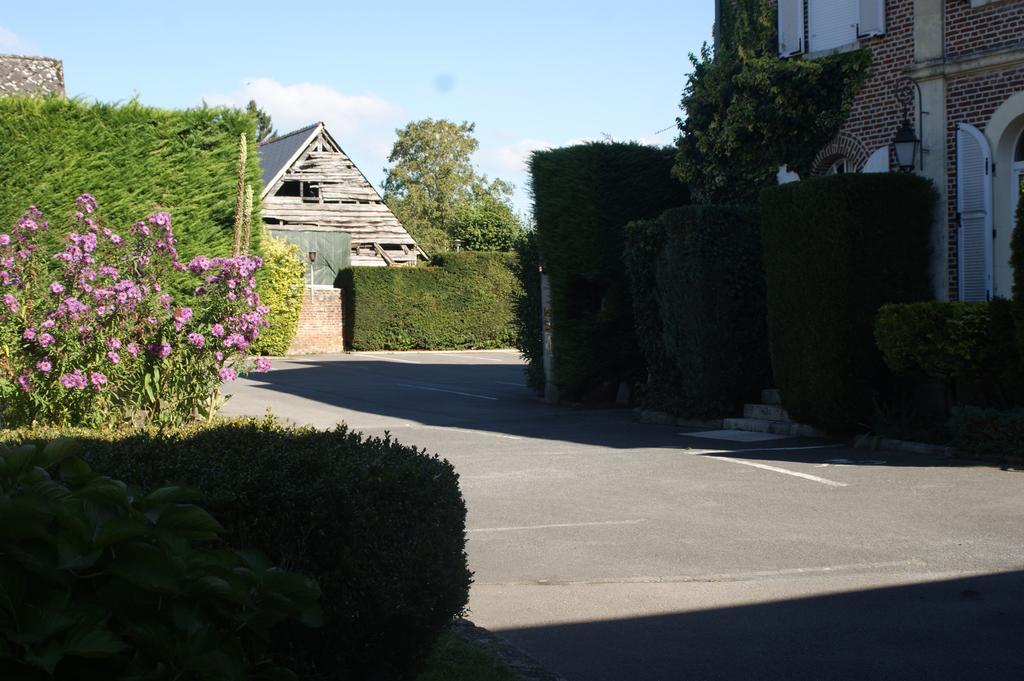Hotel Le Clos Du Montvinage Étréaupont Eksteriør billede