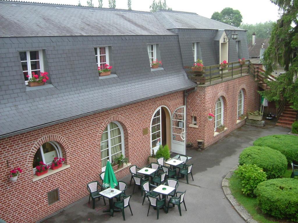 Hotel Le Clos Du Montvinage Étréaupont Eksteriør billede
