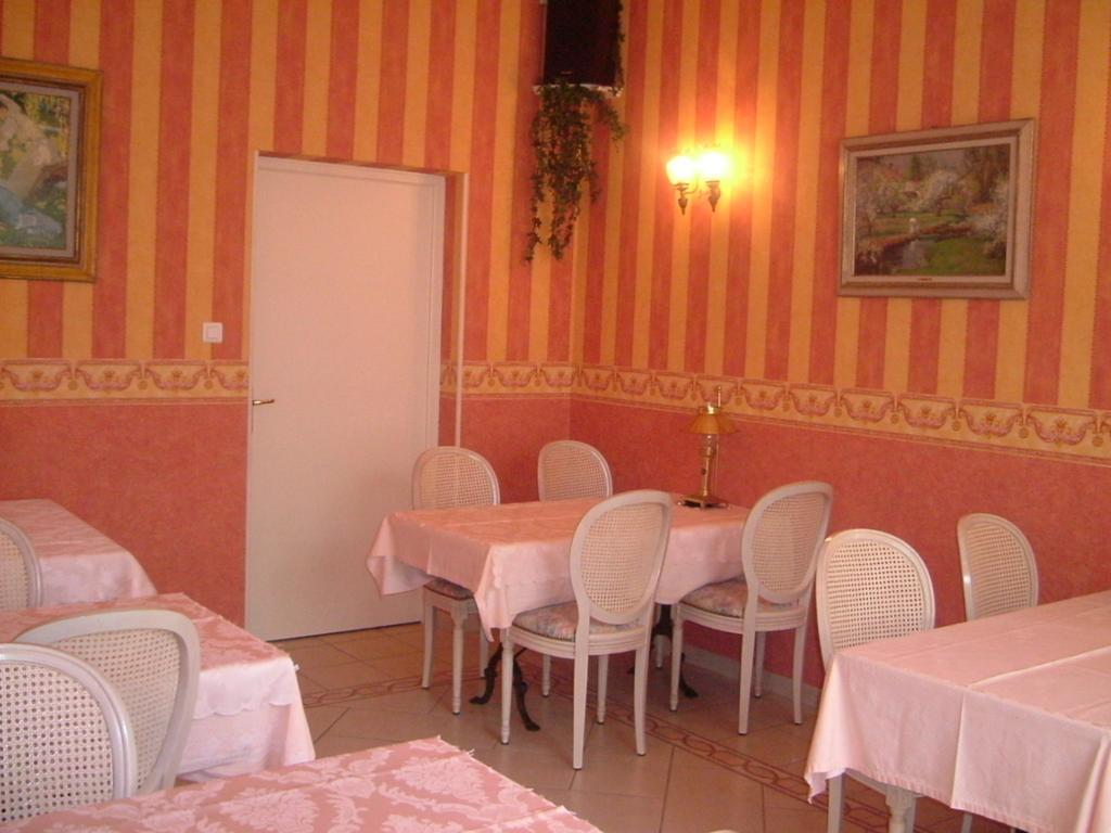 Hotel Le Clos Du Montvinage Étréaupont Eksteriør billede