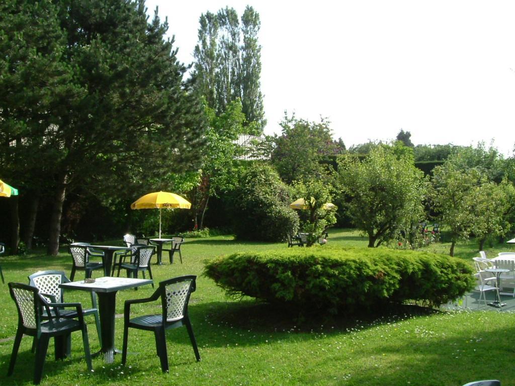 Hotel Le Clos Du Montvinage Étréaupont Eksteriør billede