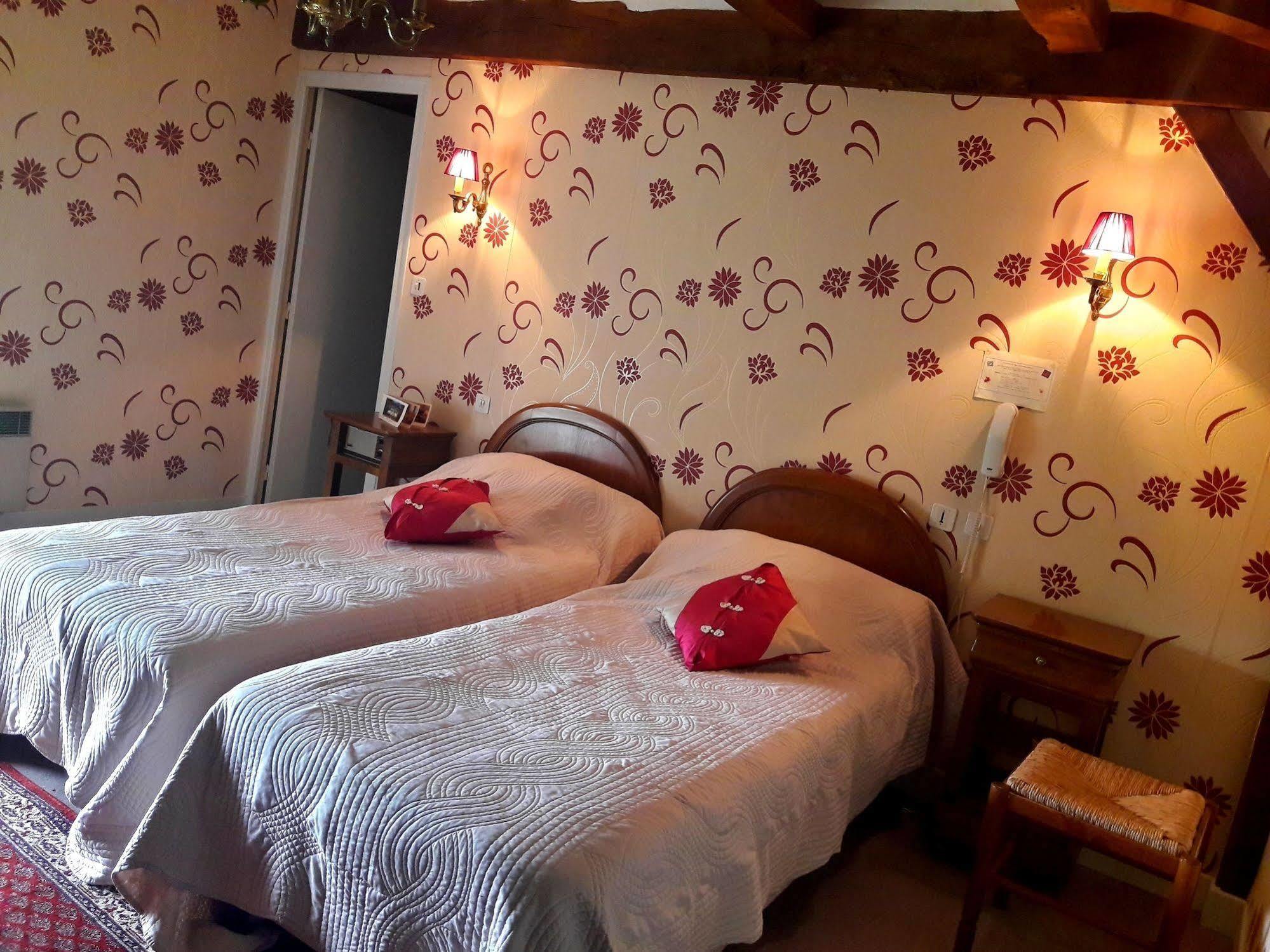 Hotel Le Clos Du Montvinage Étréaupont Eksteriør billede