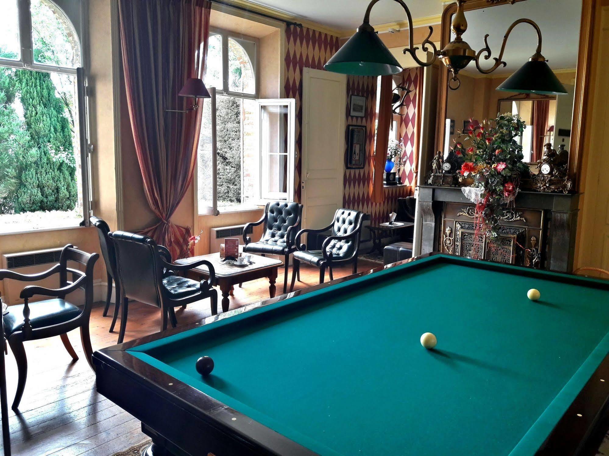 Hotel Le Clos Du Montvinage Étréaupont Eksteriør billede