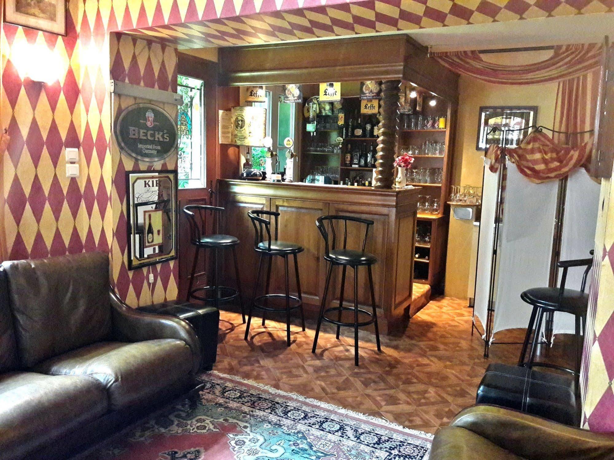 Hotel Le Clos Du Montvinage Étréaupont Eksteriør billede