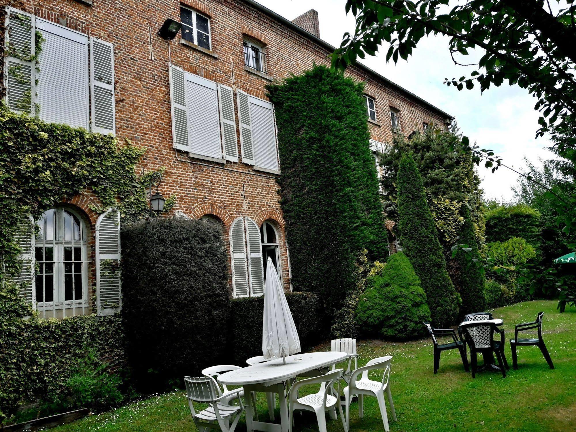 Hotel Le Clos Du Montvinage Étréaupont Eksteriør billede